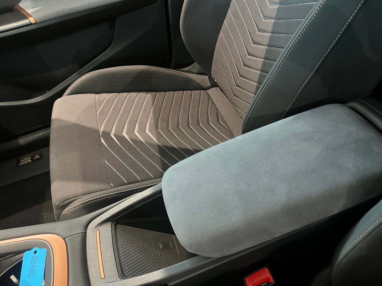 Grå Cupra Born fra 2023