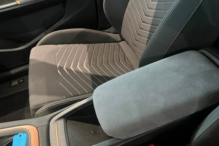 Grå Cupra Born fra 2023