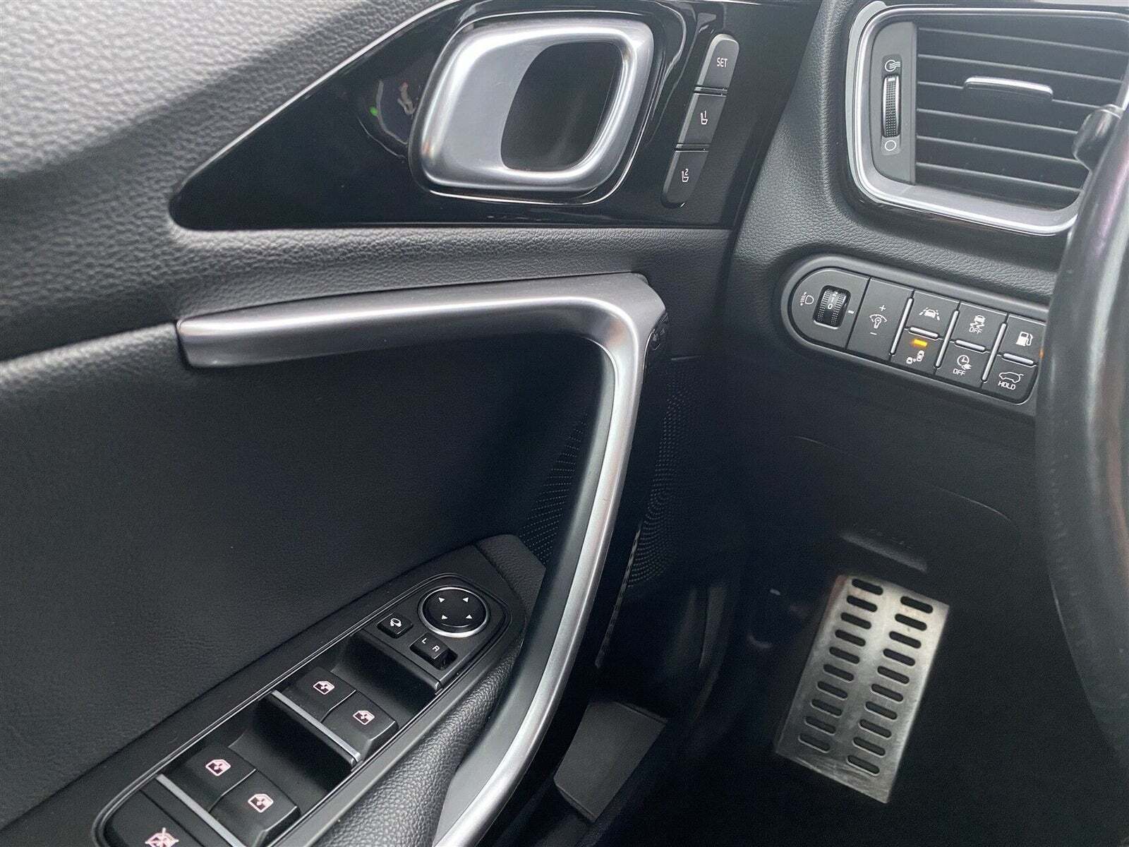 Hvid Kia Ceed fra 2021