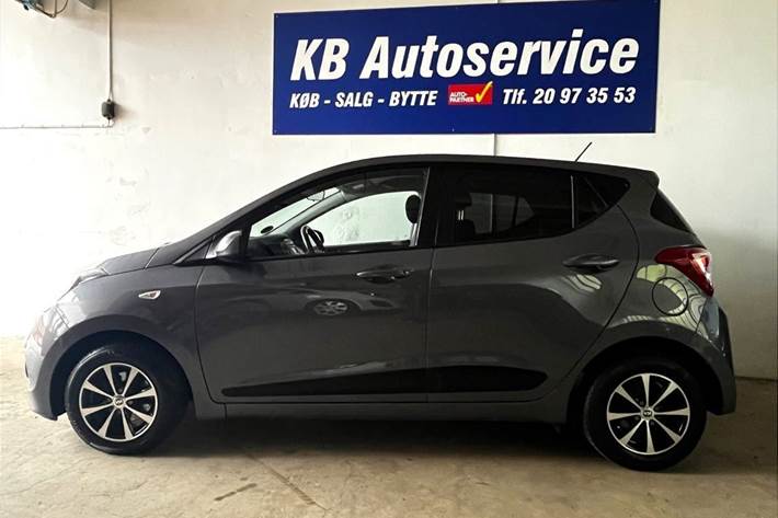 Grå Hyundai i10 fra 2016