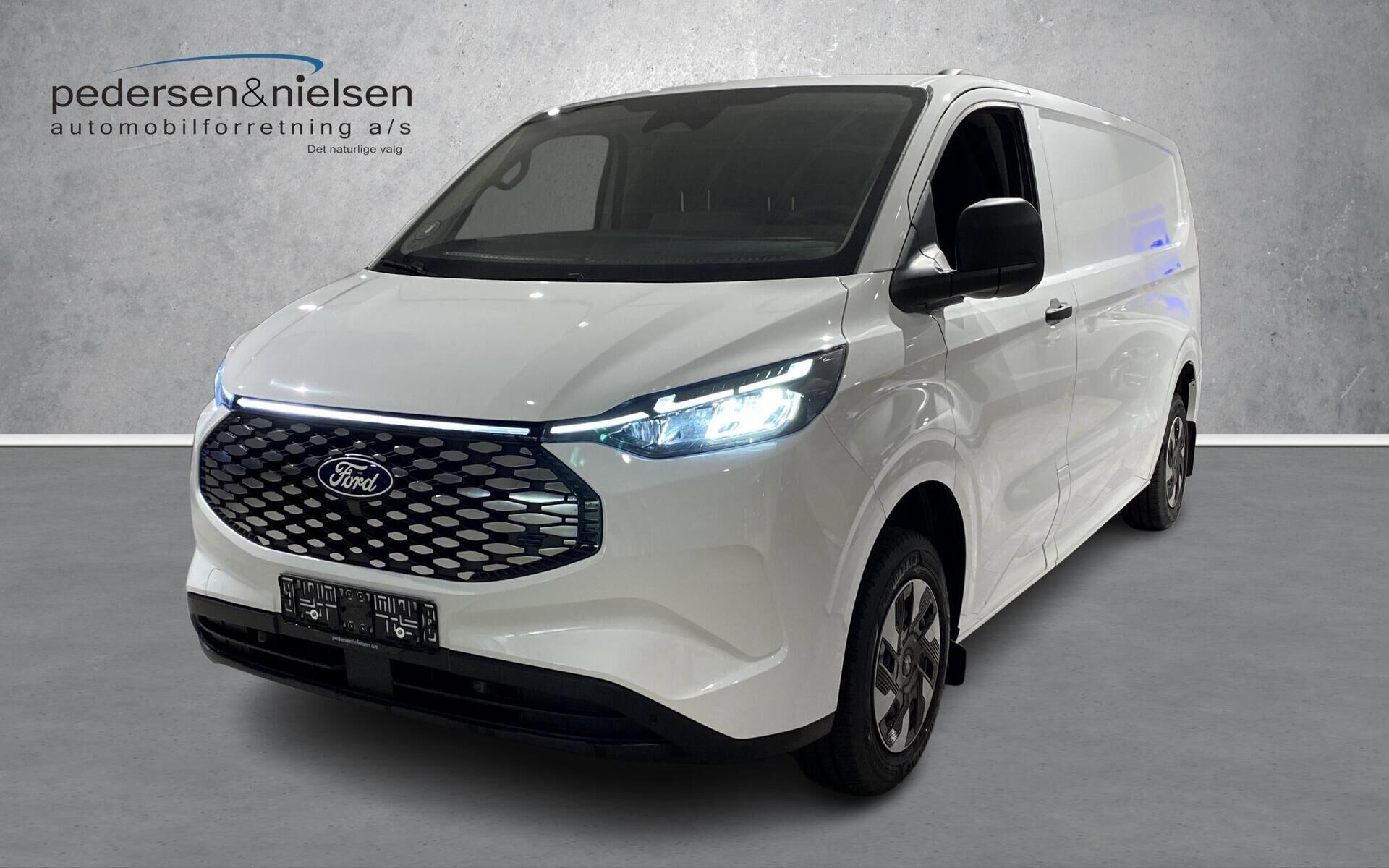 Ford E-Transit Custom 340 L2H1 EL Trend 218HK Van Aut.