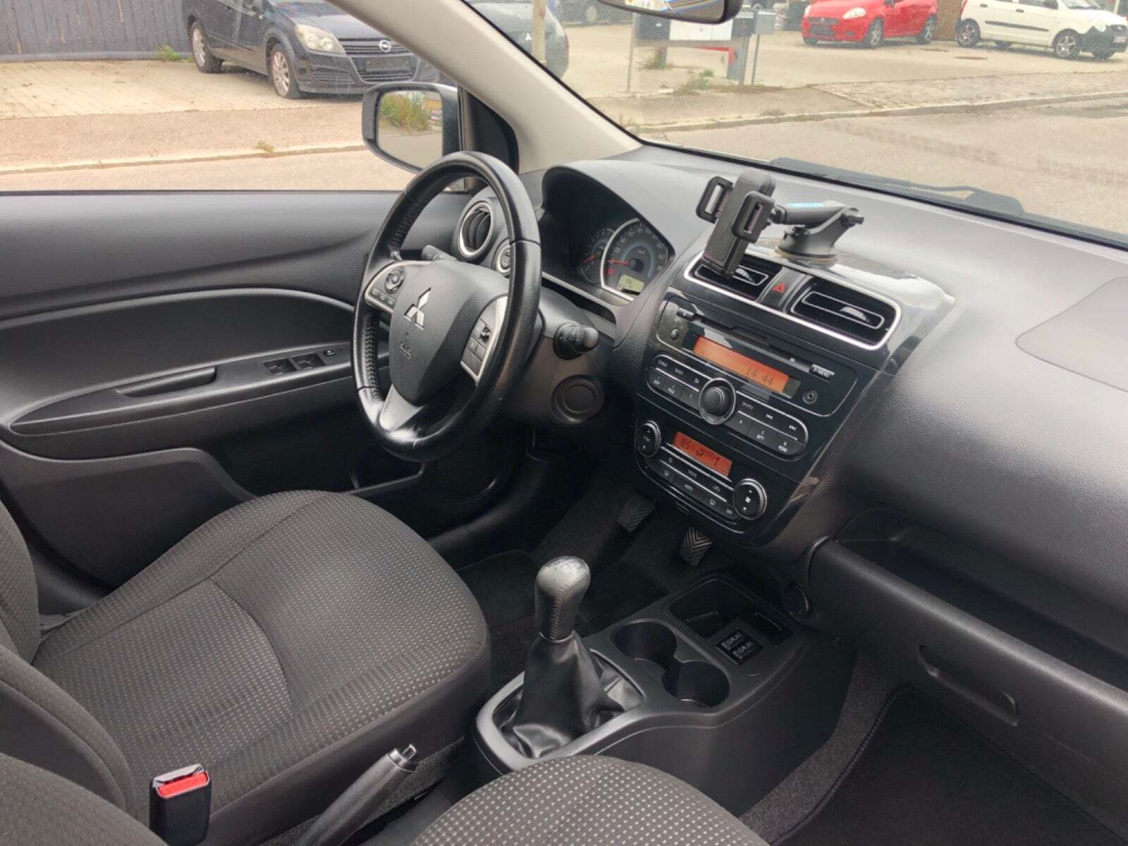 undefined Mitsubishi Space Star fra 2015