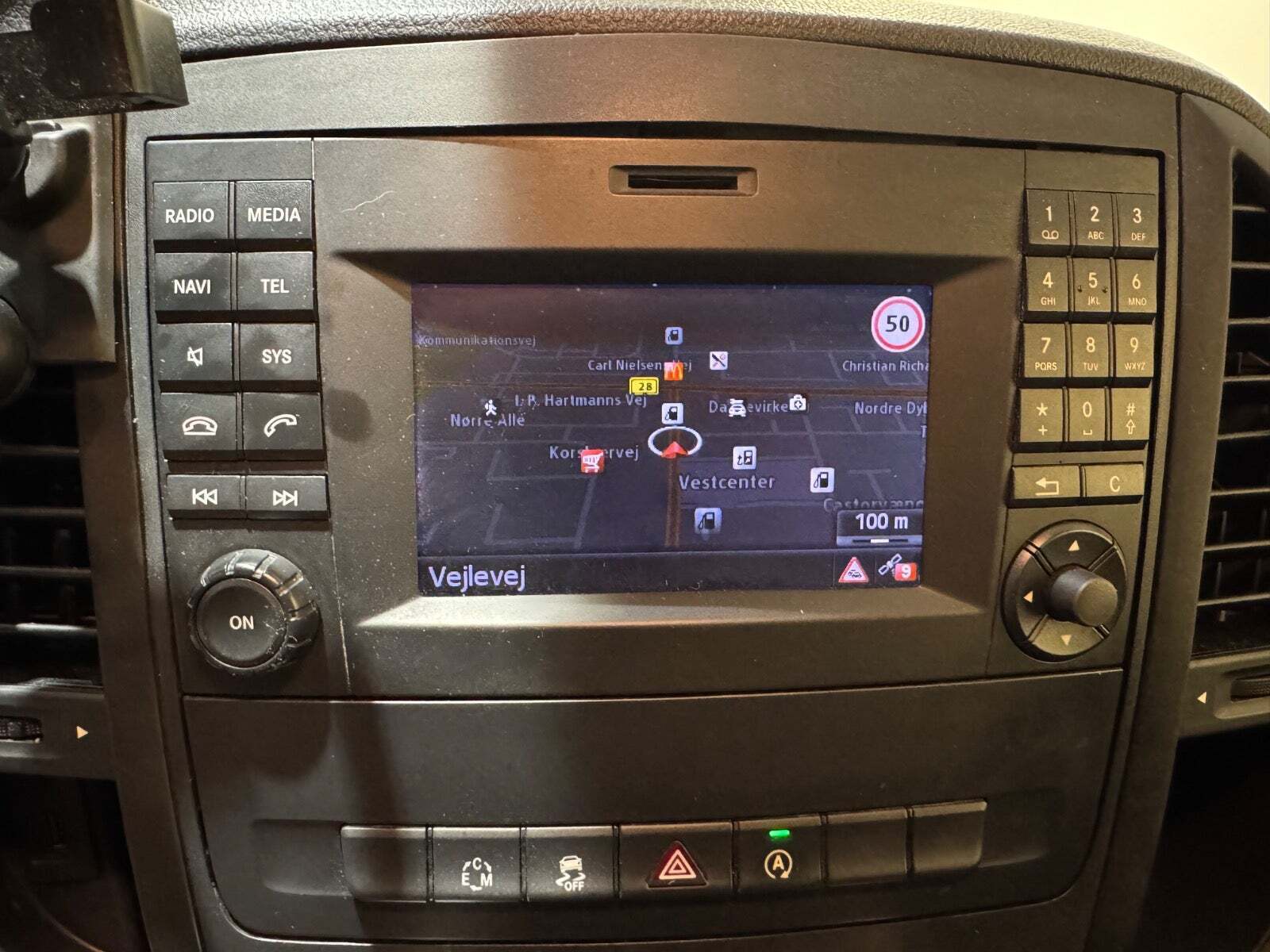 Hvid Mercedes Vito 114 fra 2017