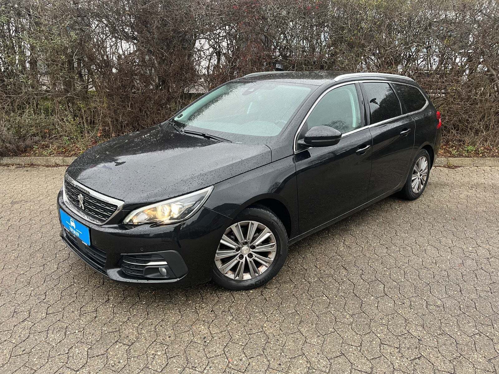 Peugeot 308 1,2 e-THP 130 Allure Sky SW