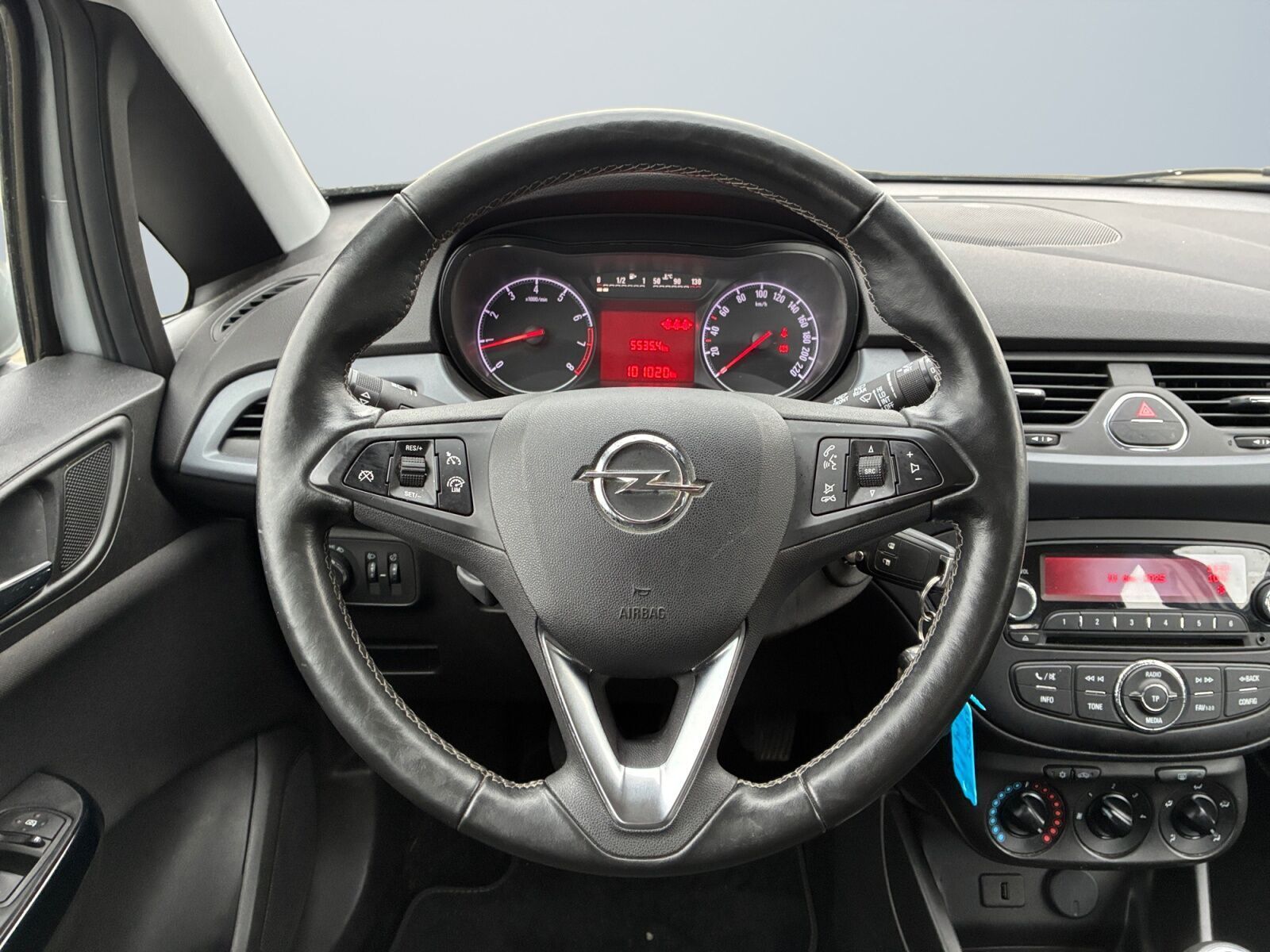 Sølv Opel Corsa fra 2018