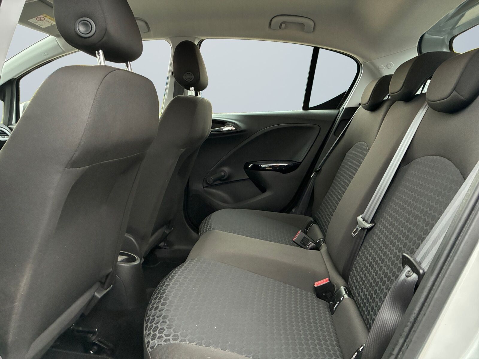 Sølv Opel Corsa fra 2018