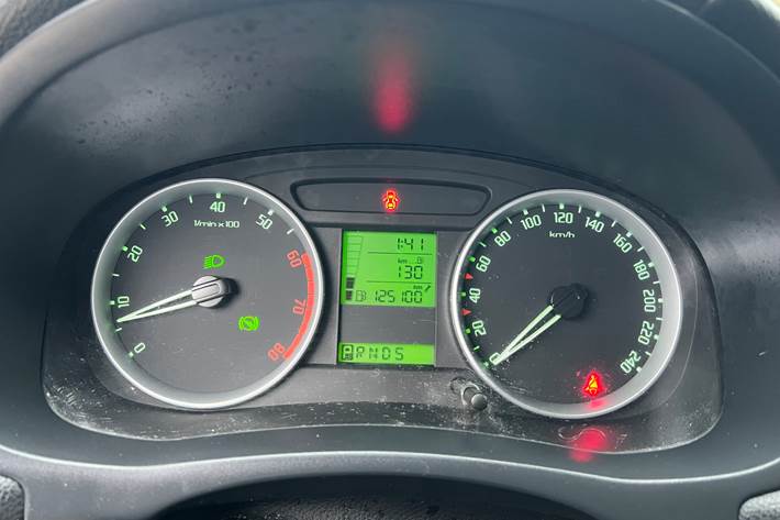 Hvid Skoda Roomster fra 2007