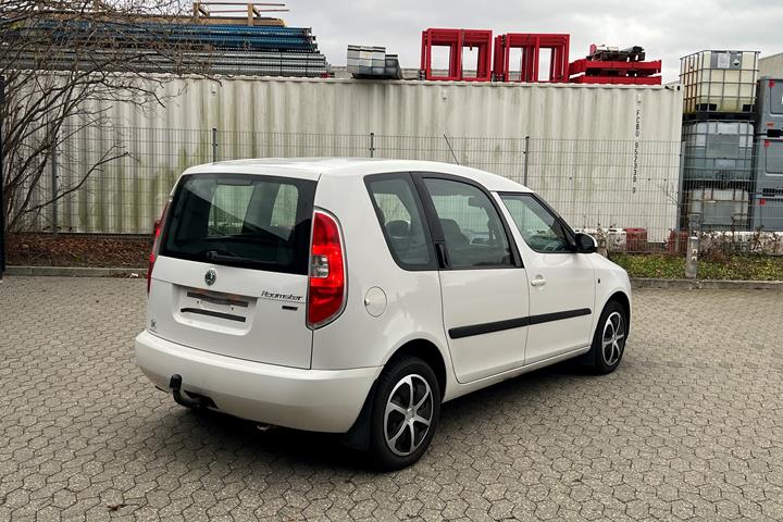 Hvid Skoda Roomster fra 2007