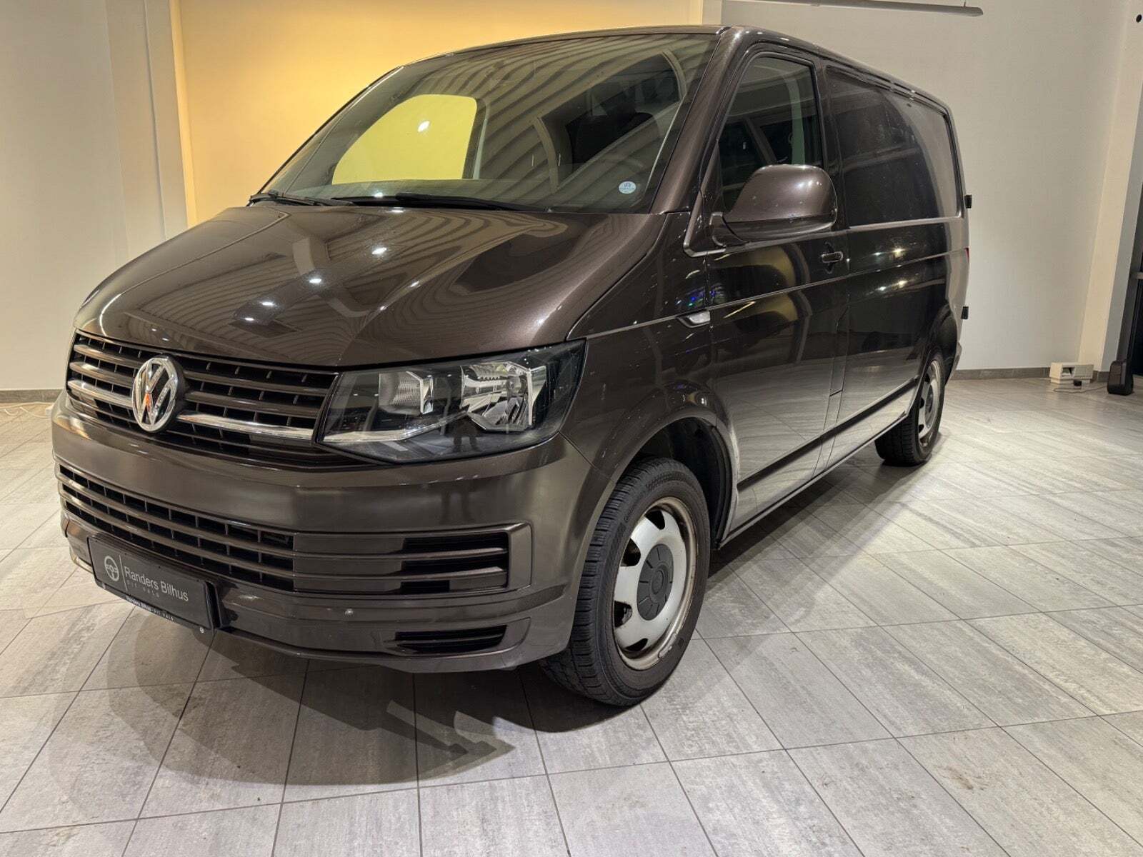 VW Transporter 2,0 TDi 150 Kassevogn DSG kort