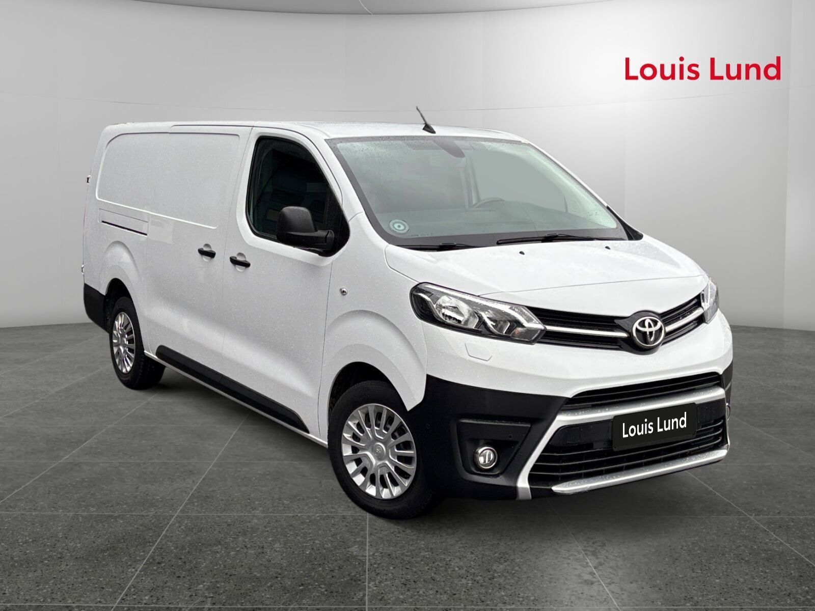 Hvid Toyota ProAce fra 2022