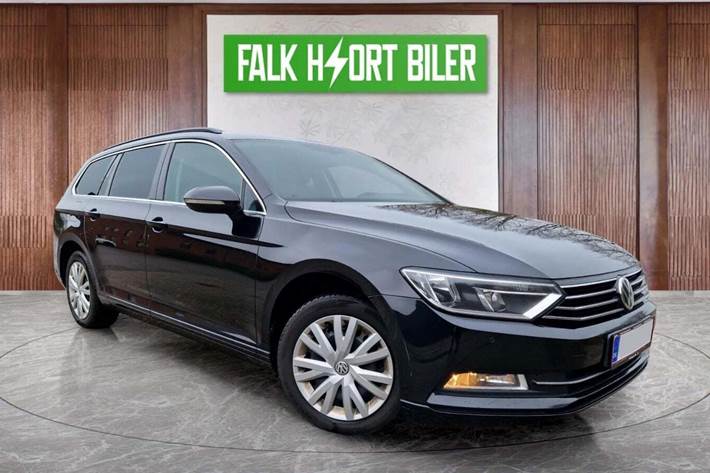 Sort VW Passat fra 2017 set udefra