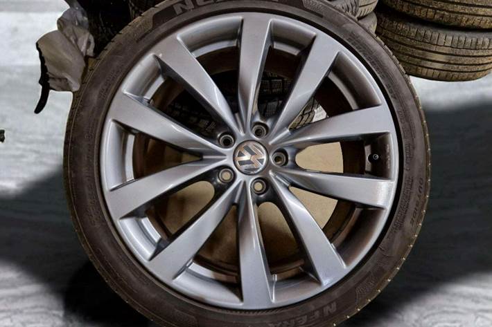 Sort VW Passat fra 2017