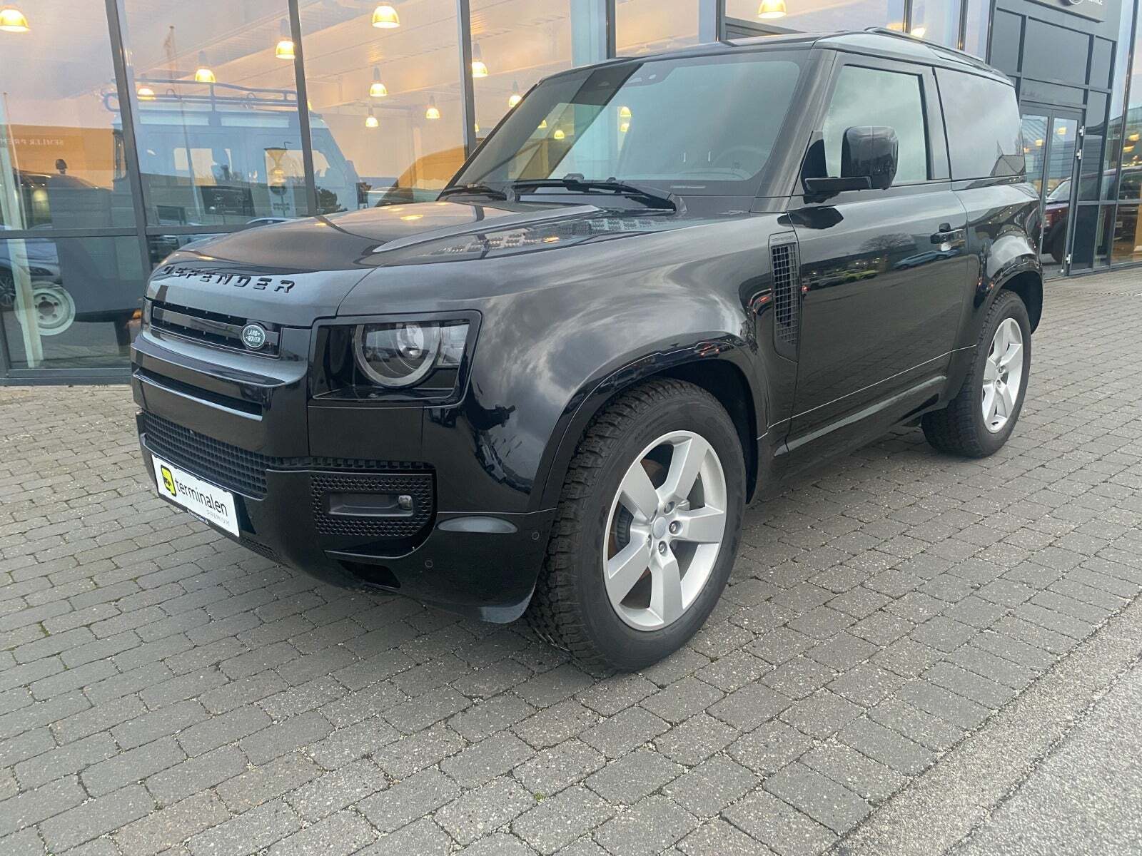 Land Rover Defender 90 3,0 D250 Hard Top X-Dynamic SE aut. Van