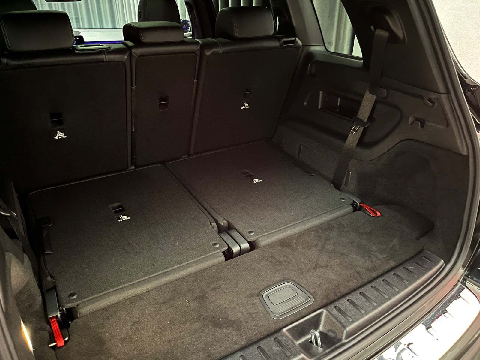 Sort Mercedes EQB300 fra 2023