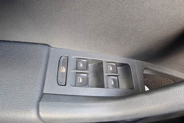 Grå Skoda Octavia fra 2013