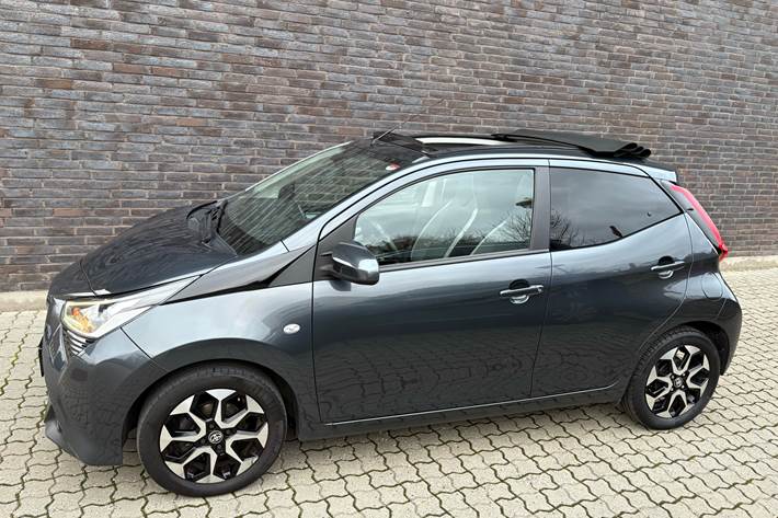 Sort Toyota Aygo fra 2021