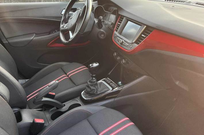 Hvid Opel Crossland fra 2022