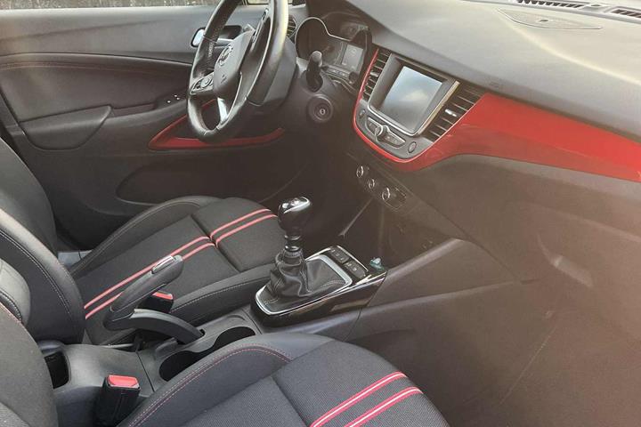 Hvid Opel Crossland fra 2022