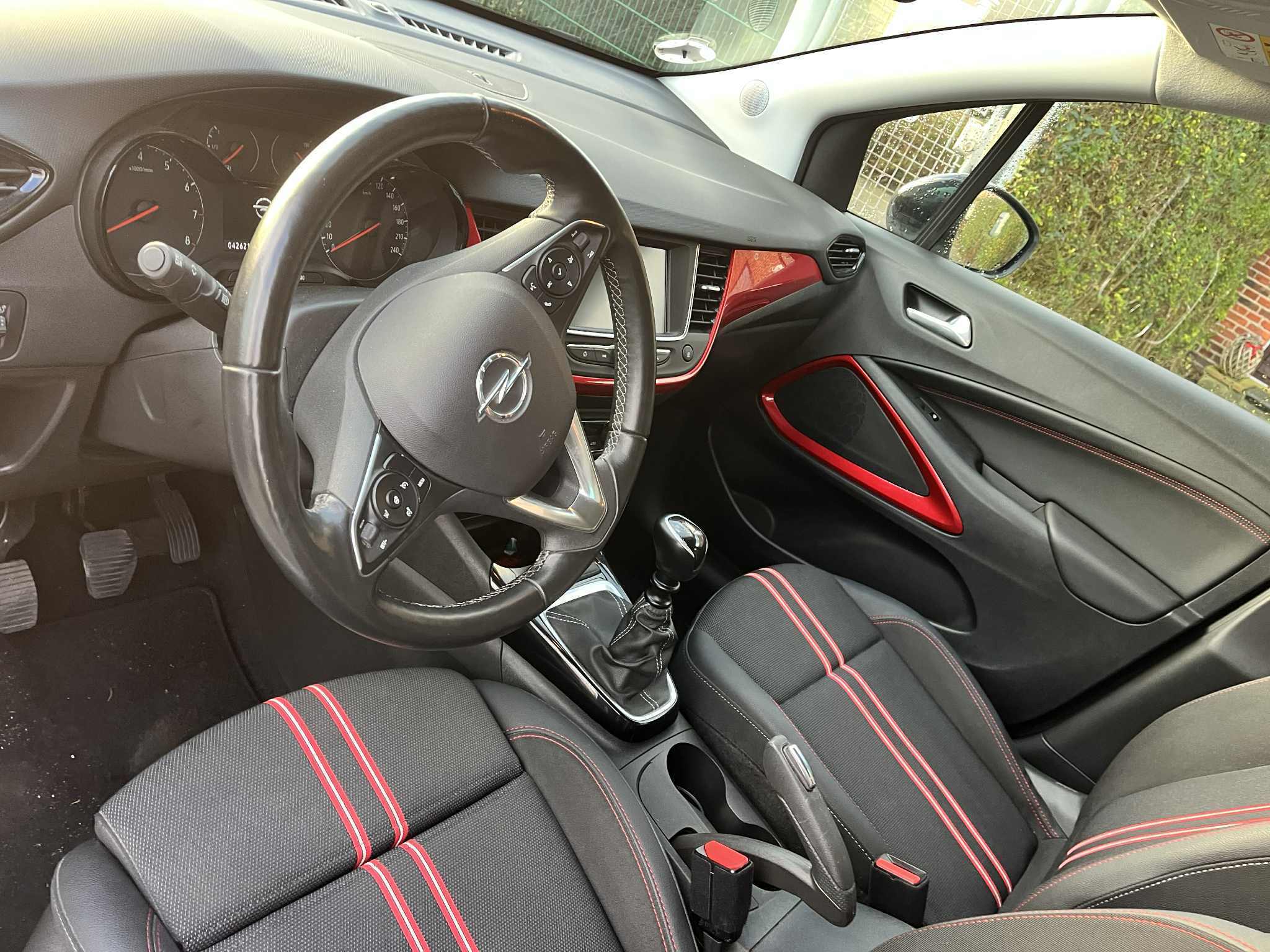 Hvid Opel Crossland fra 2022