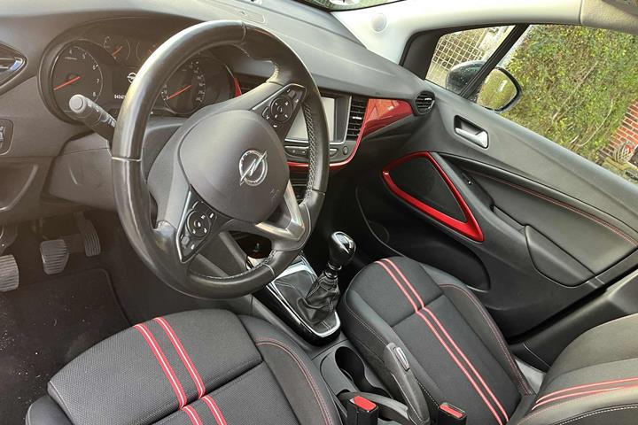 Hvid Opel Crossland fra 2022