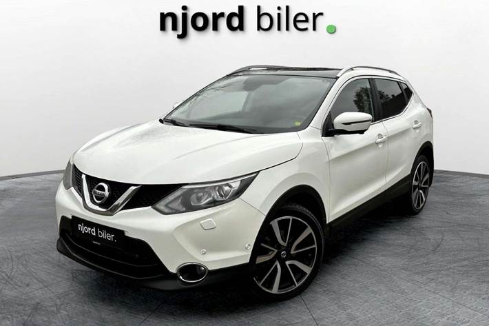 Hvid Nissan Qashqai fra 2014 set udefra