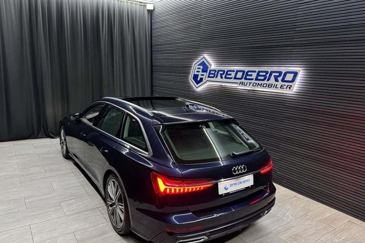 Blå Audi A6 fra 2018