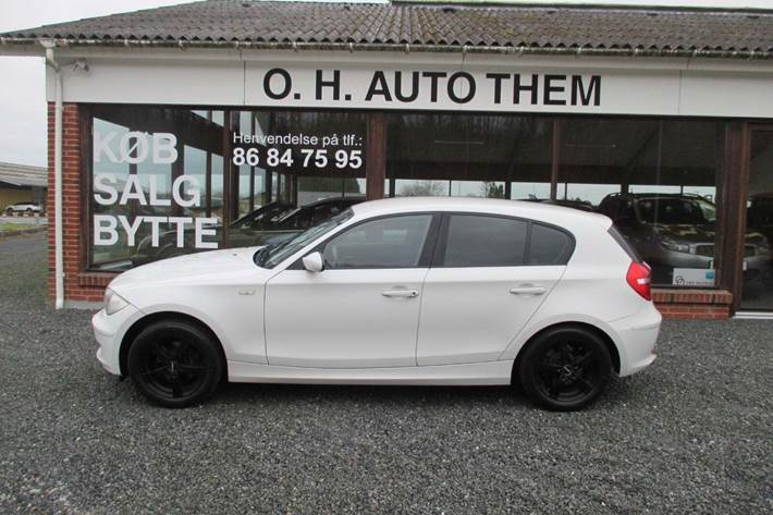 Hvid BMW 118i fra 2007