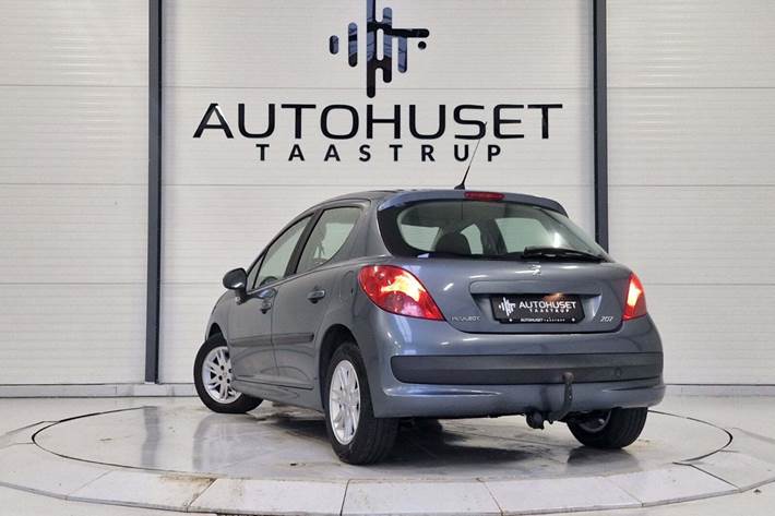 Grå Peugeot 207 fra 2008