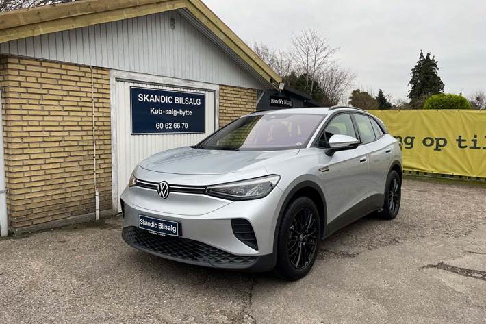 Sølv VW ID.4 fra 2023 set udefra