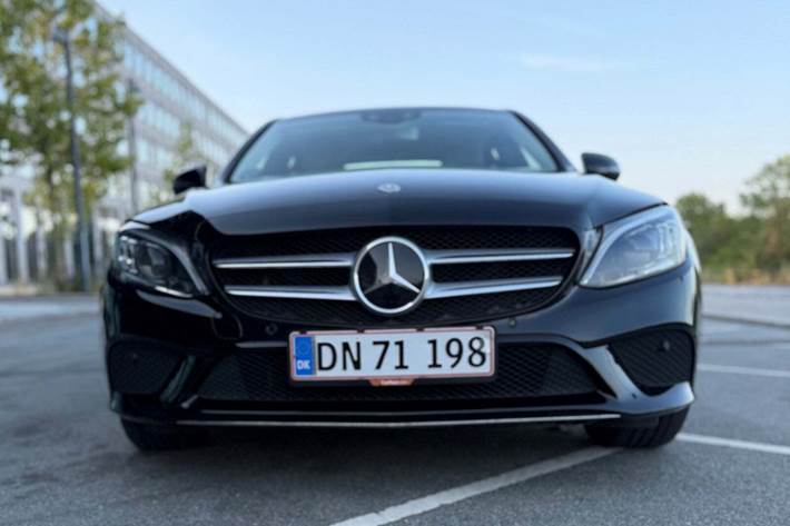 Sort Mercedes C220 d fra 2020