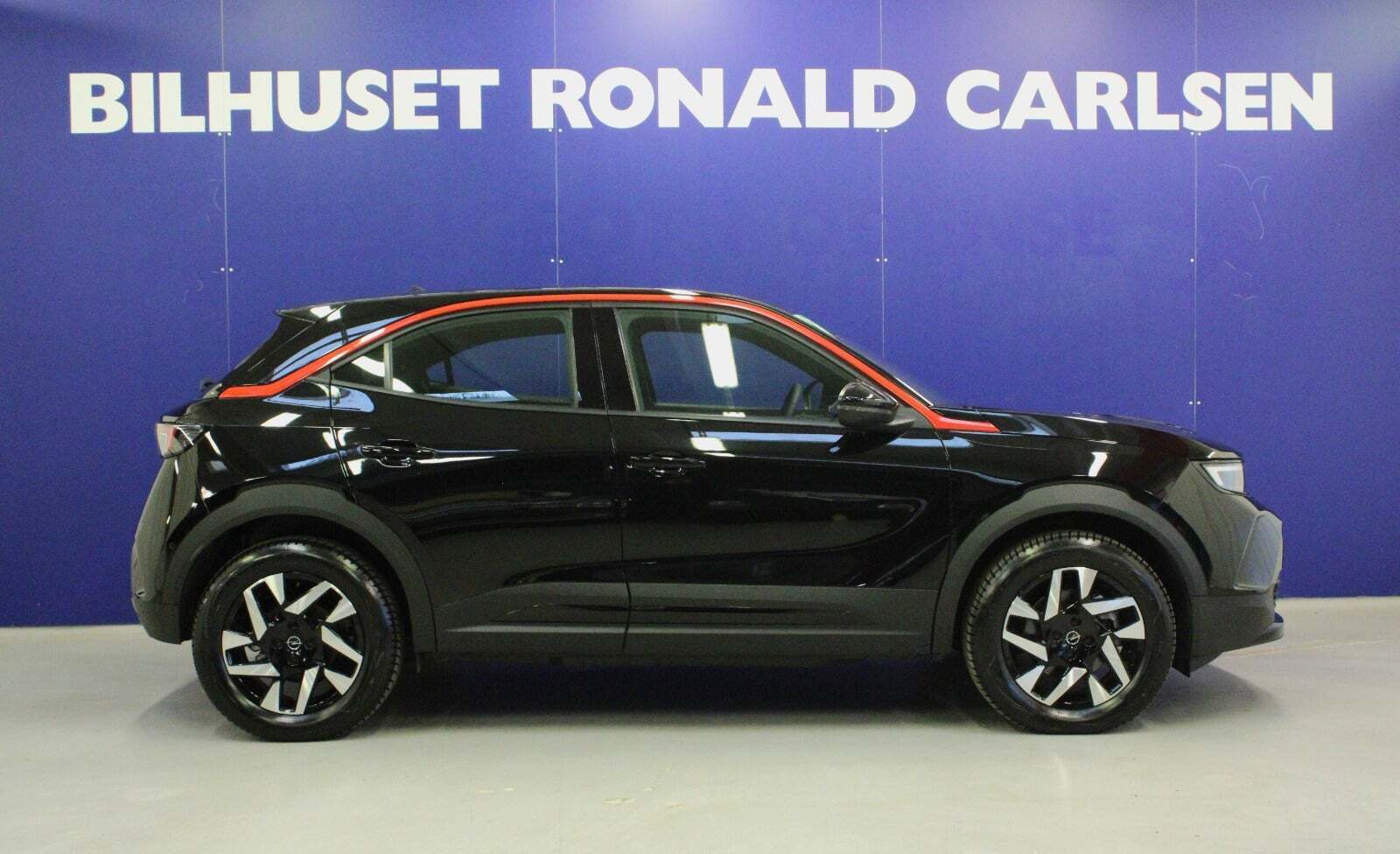 Sort Opel Mokka-e fra 2023