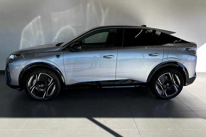 Sølv Peugeot e-3008 fra 2025