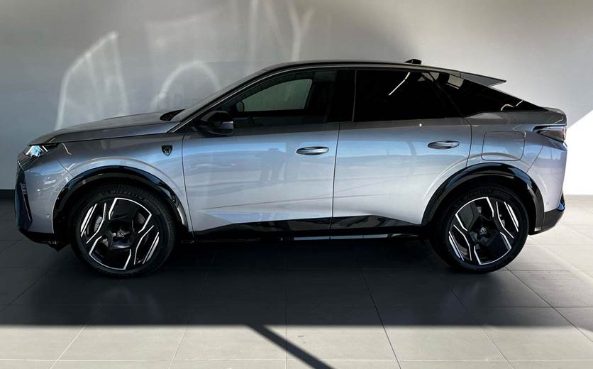 Peugeot e-3008