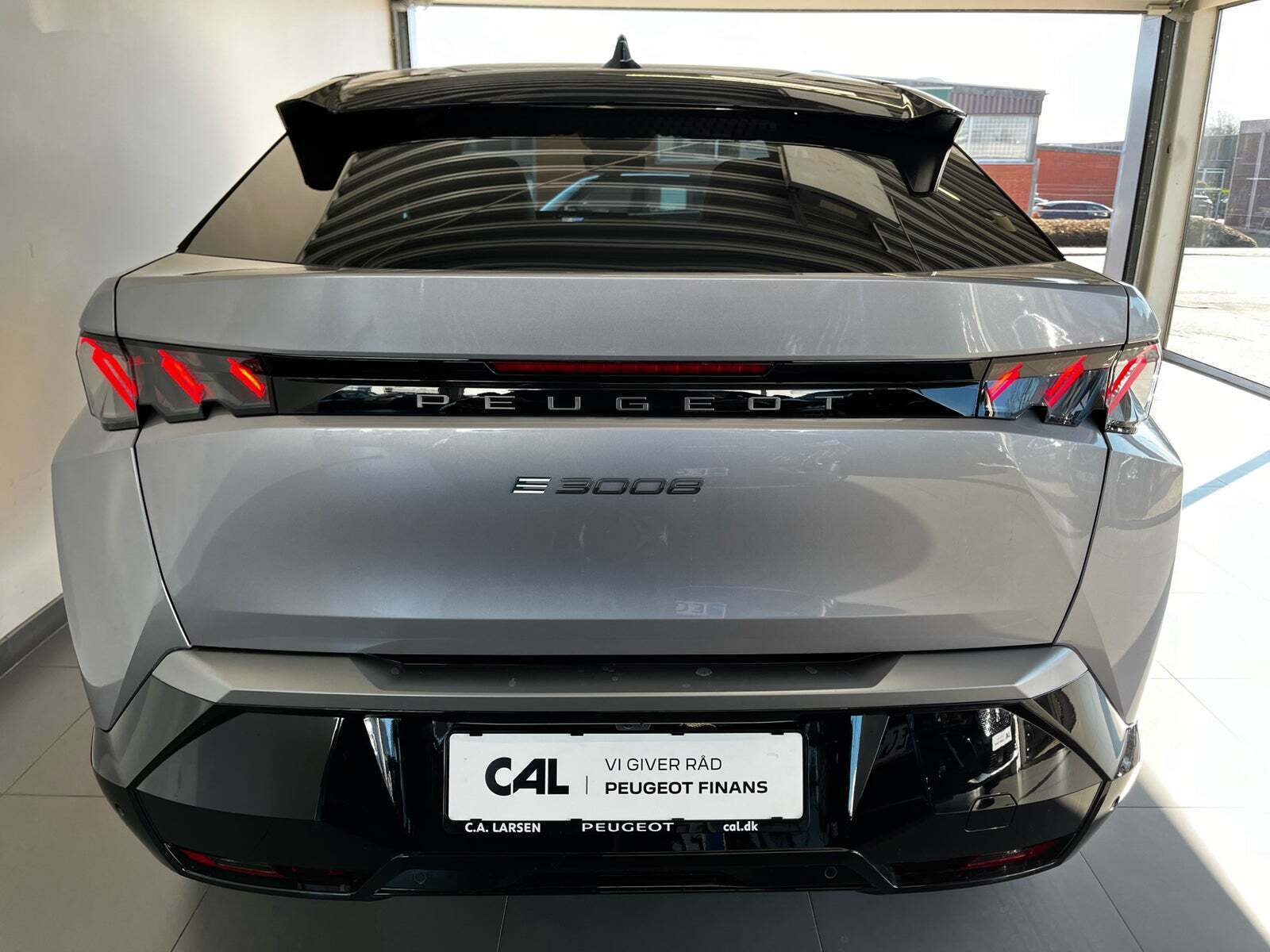 Peugeot e-3008 77 GT Pack