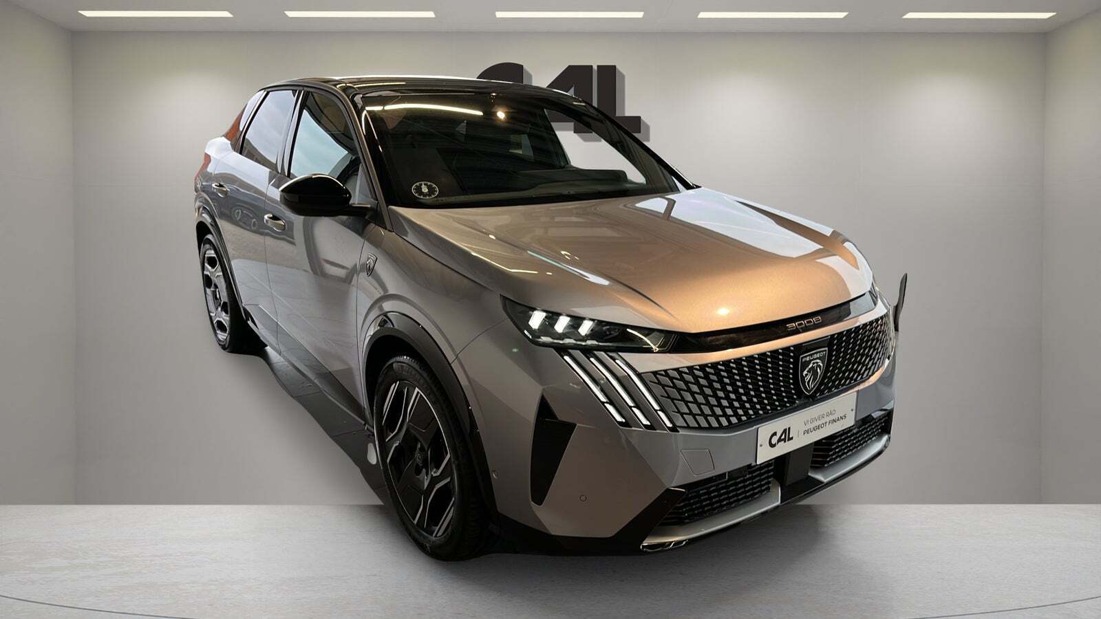 Sølv Peugeot e-3008 fra 2025
