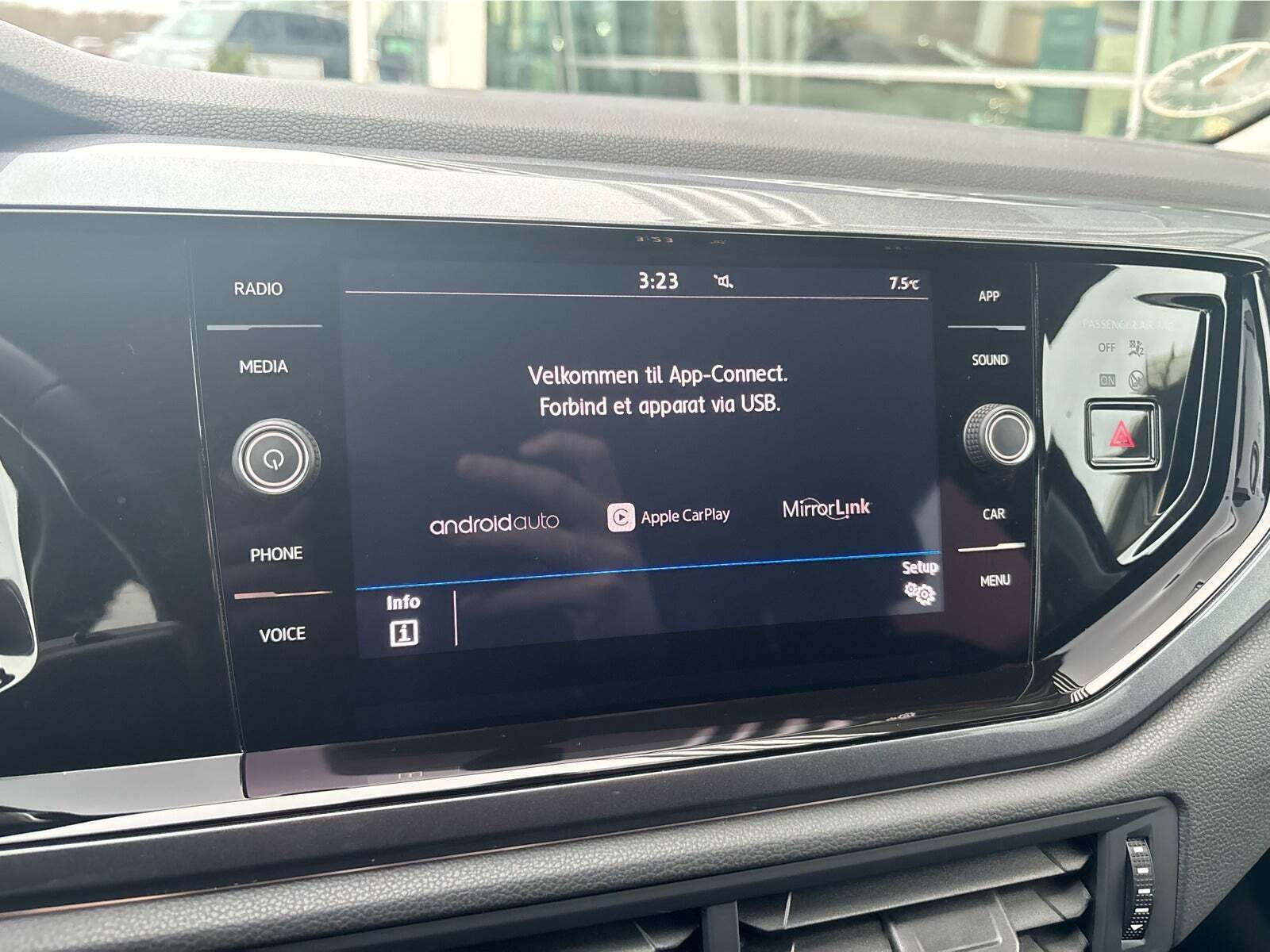 Sort VW Polo fra 2020