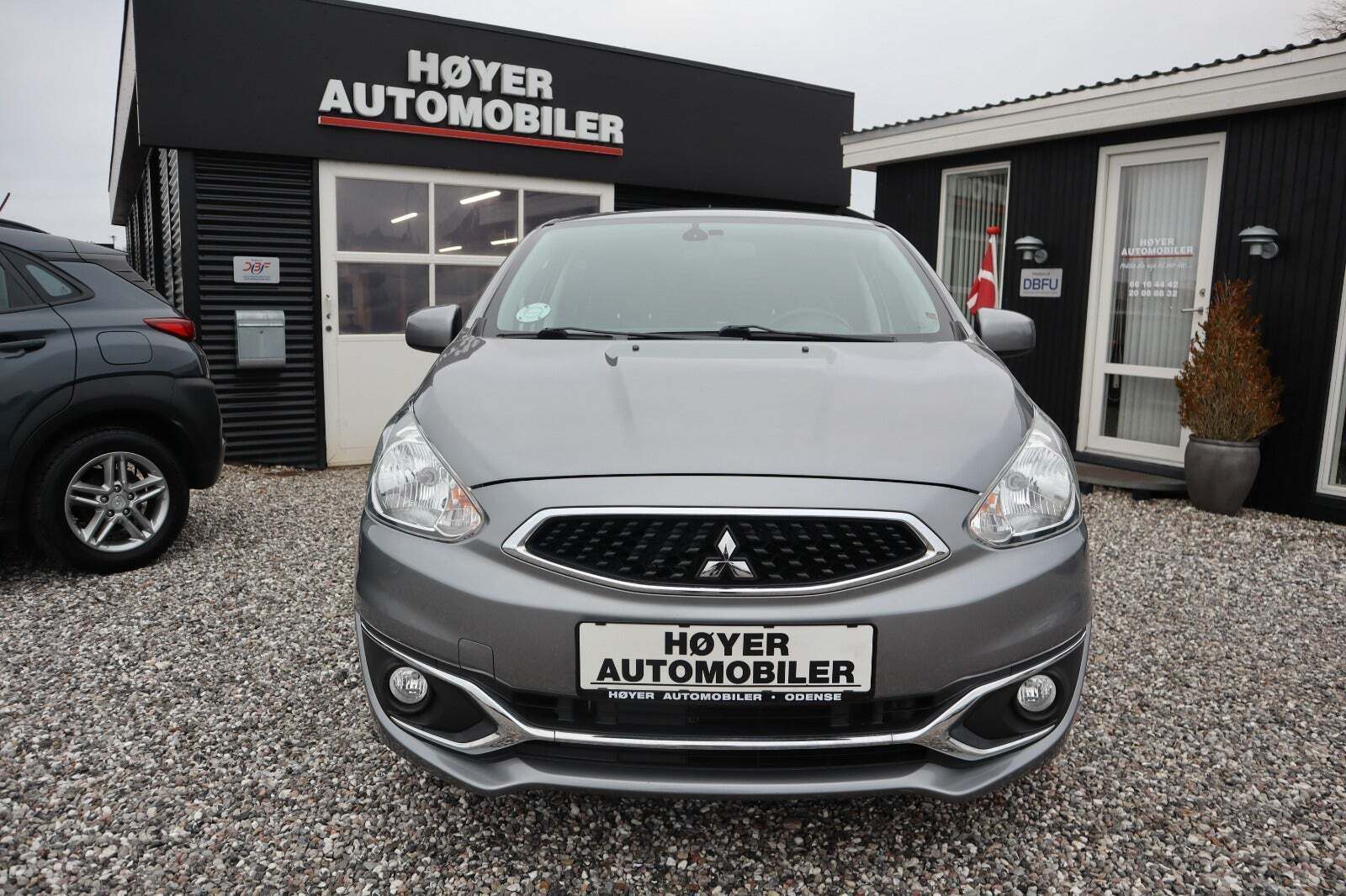 Blå Mitsubishi Space Star fra 2017