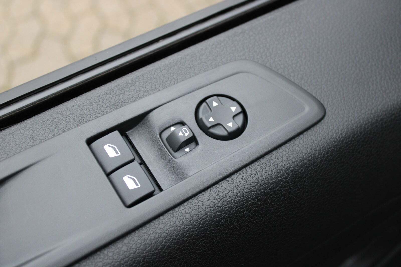 Grå Toyota ProAce fra 2025