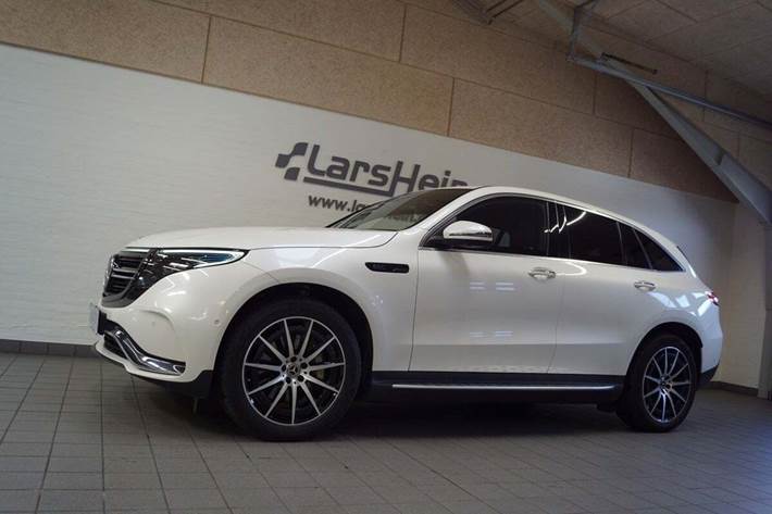 Hvid Mercedes EQC400 fra 2020