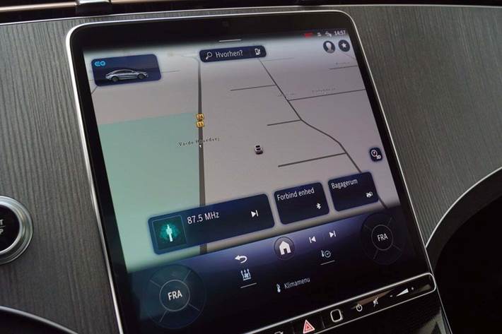 Sort Mercedes EQS450+ fra 2022