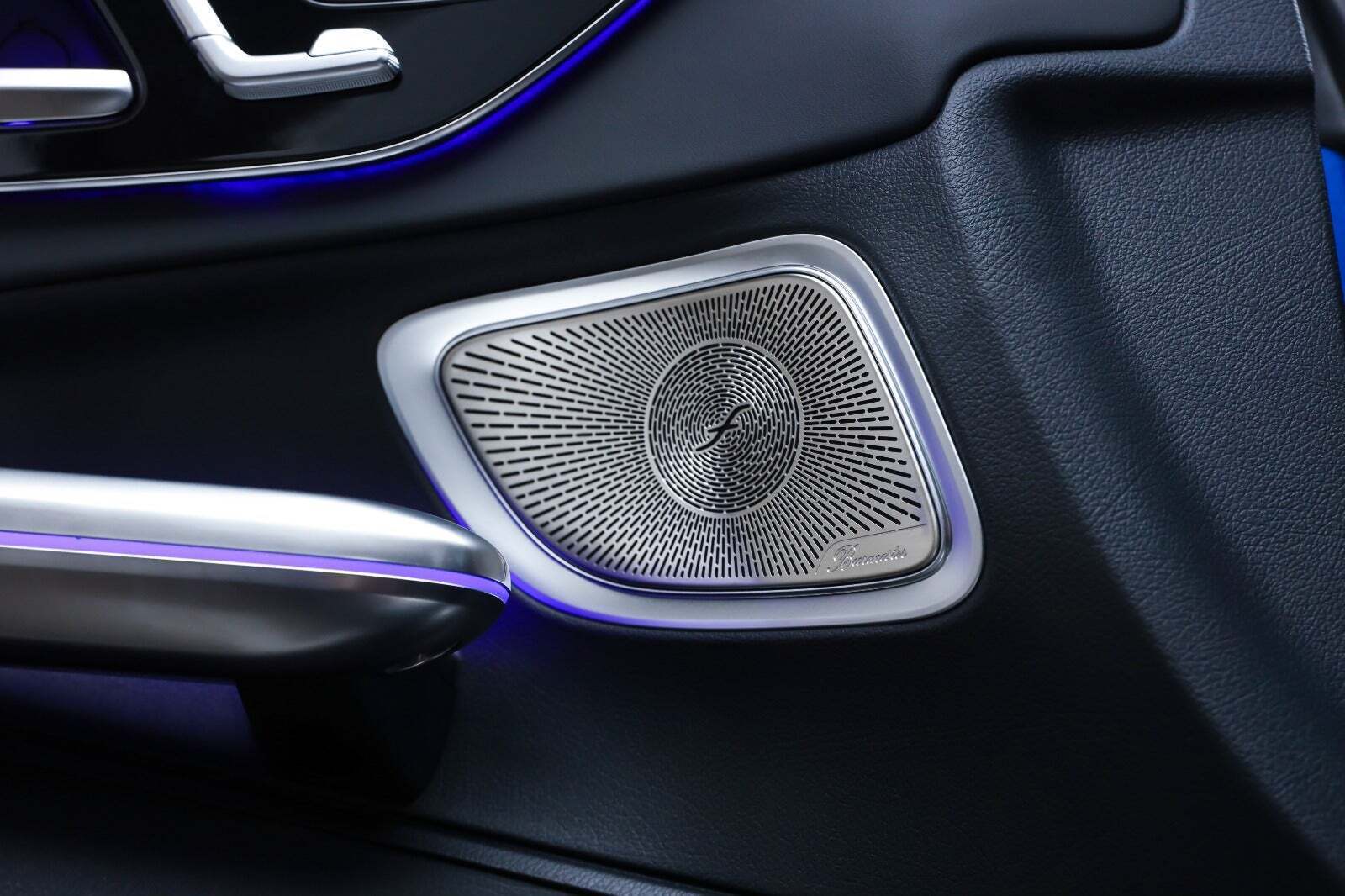 Blå Mercedes CLE53 fra 2024