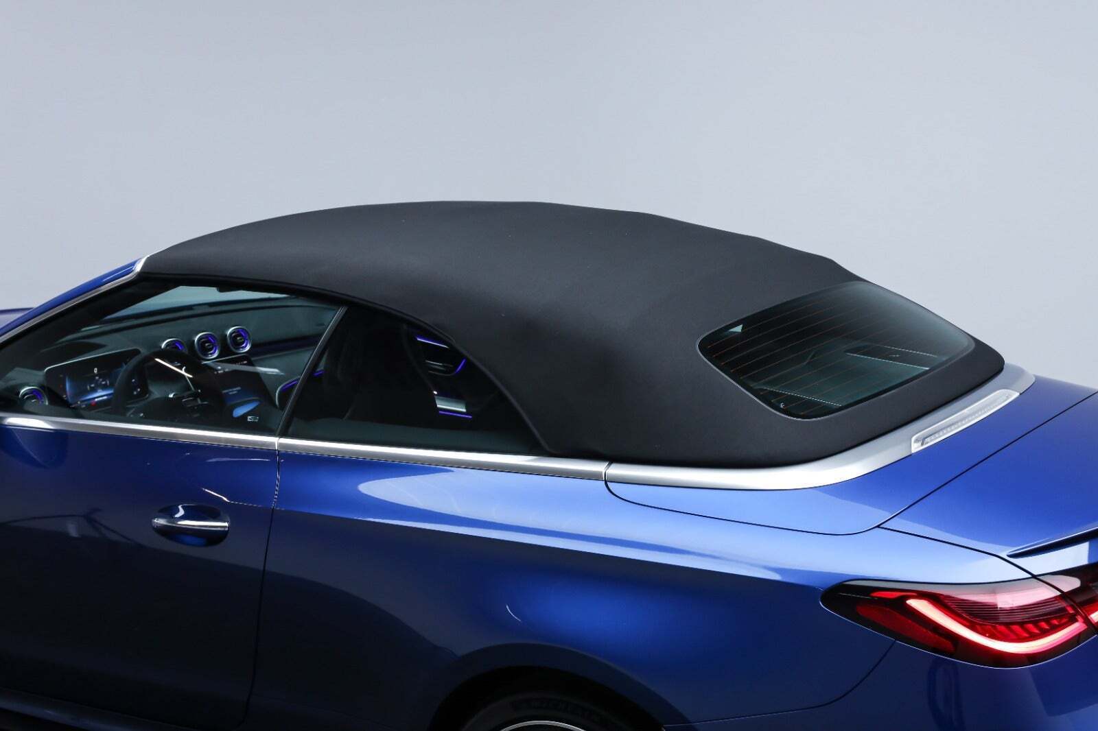 Blå Mercedes CLE53 fra 2024