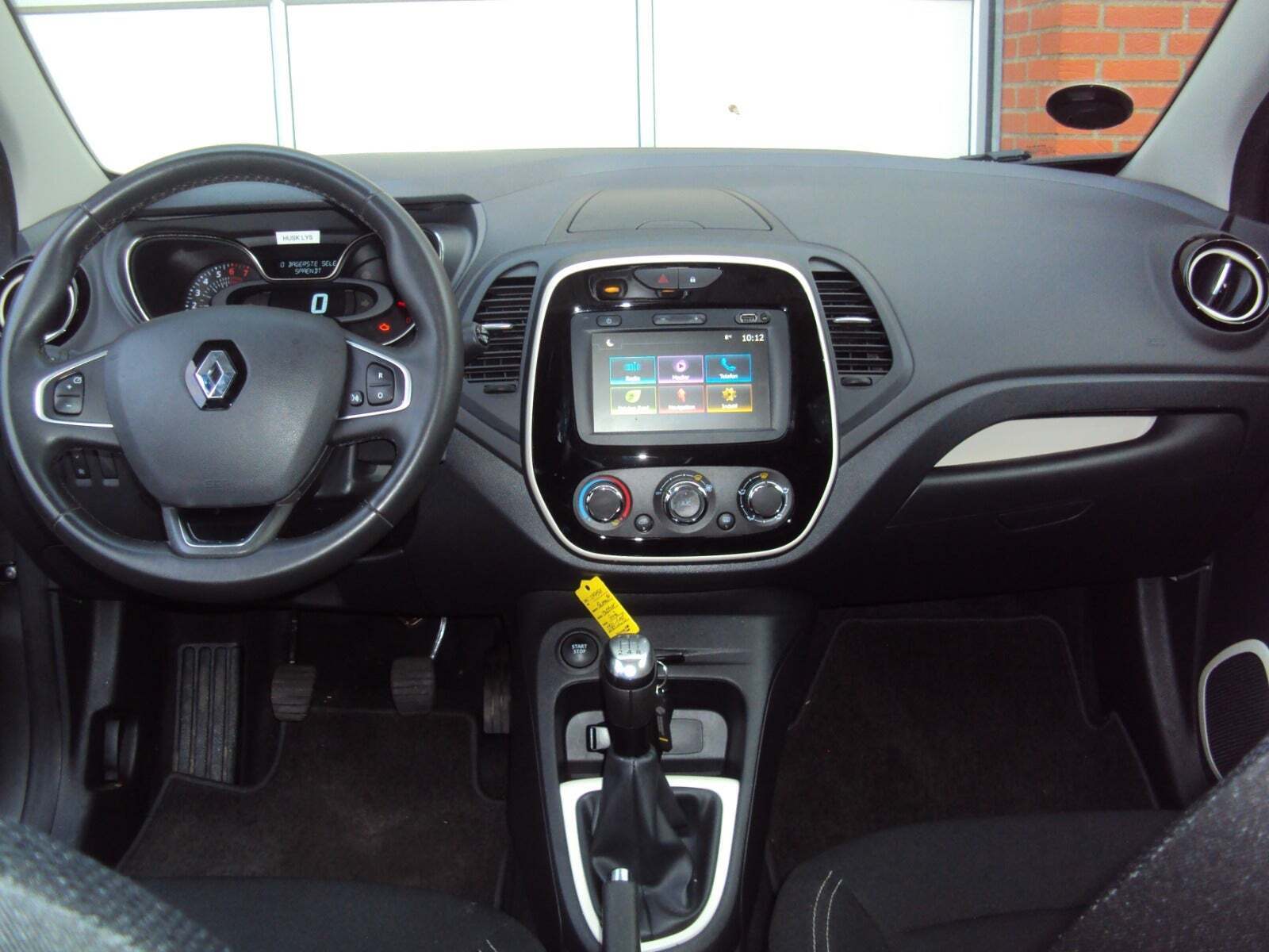 Grå Renault Captur fra 2019