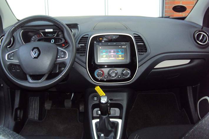 Grå Renault Captur fra 2019