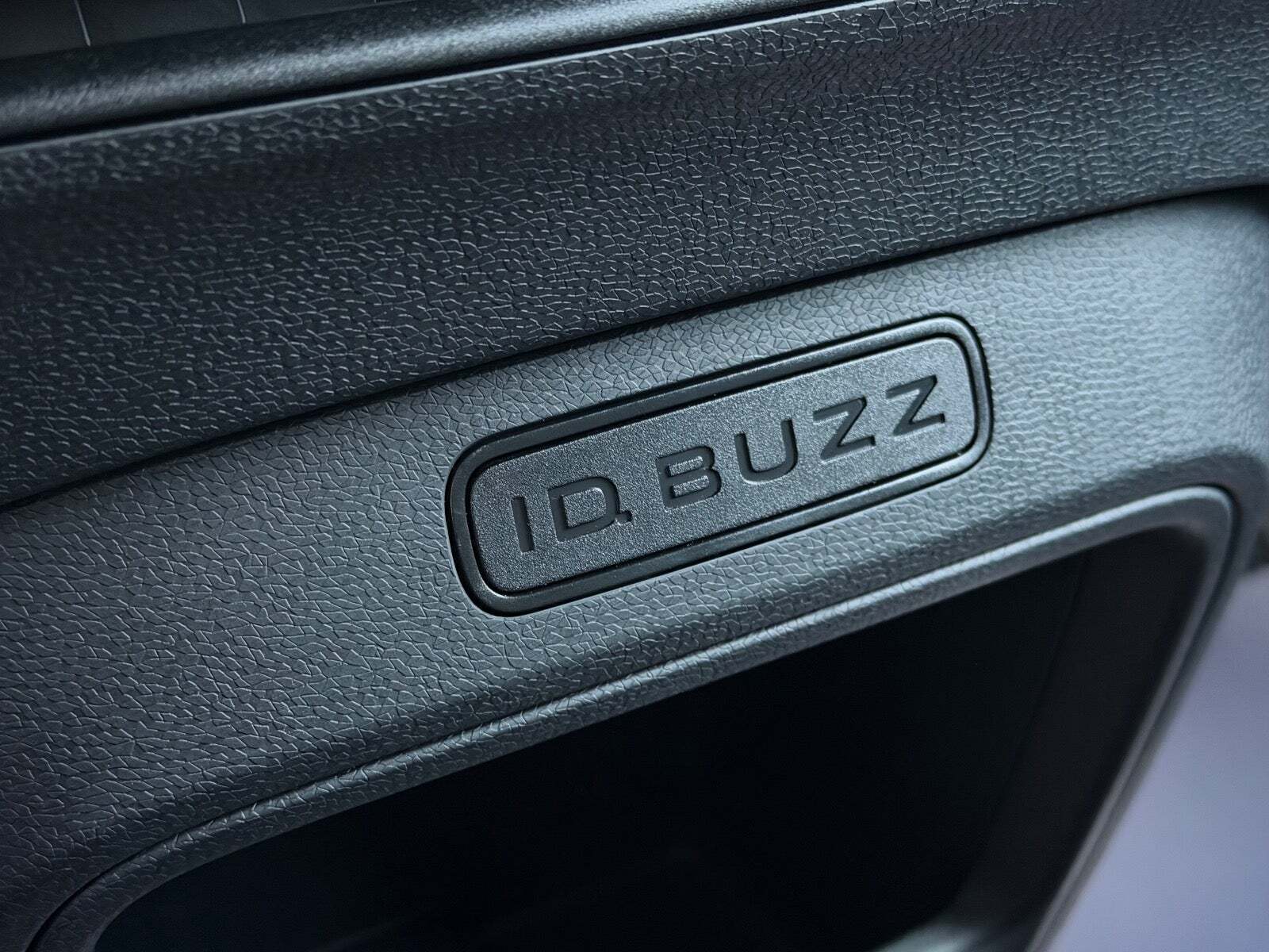 Orange VW ID.Buzz fra 2024