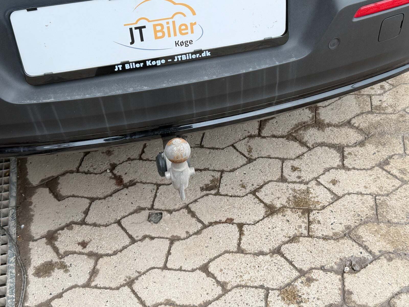 Grå Volvo XC40 fra 2023