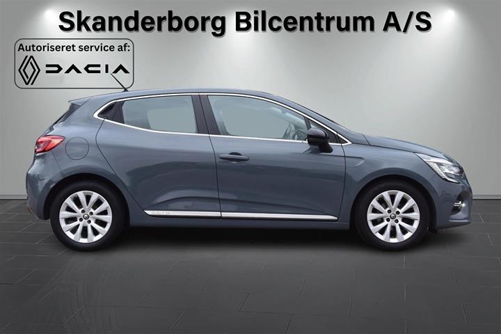 Grå Renault Clio fra 2020