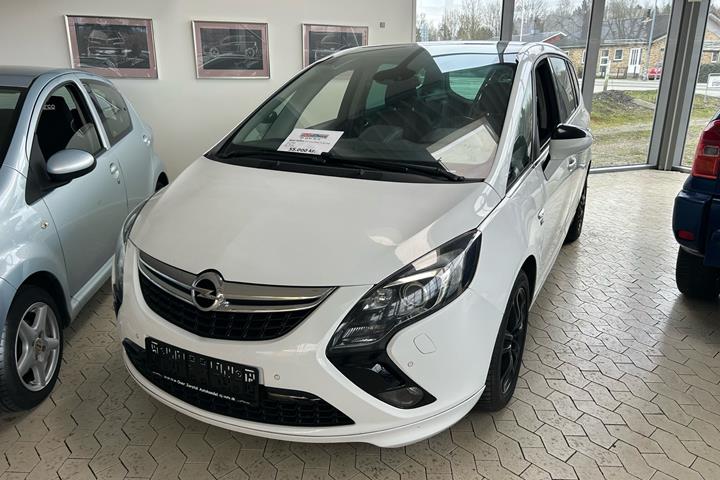 Hvid Opel Zafira fra 2014