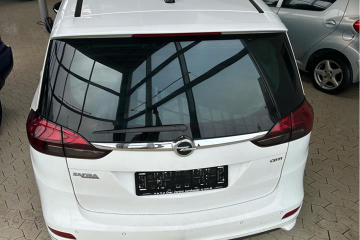Hvid Opel Zafira fra 2014