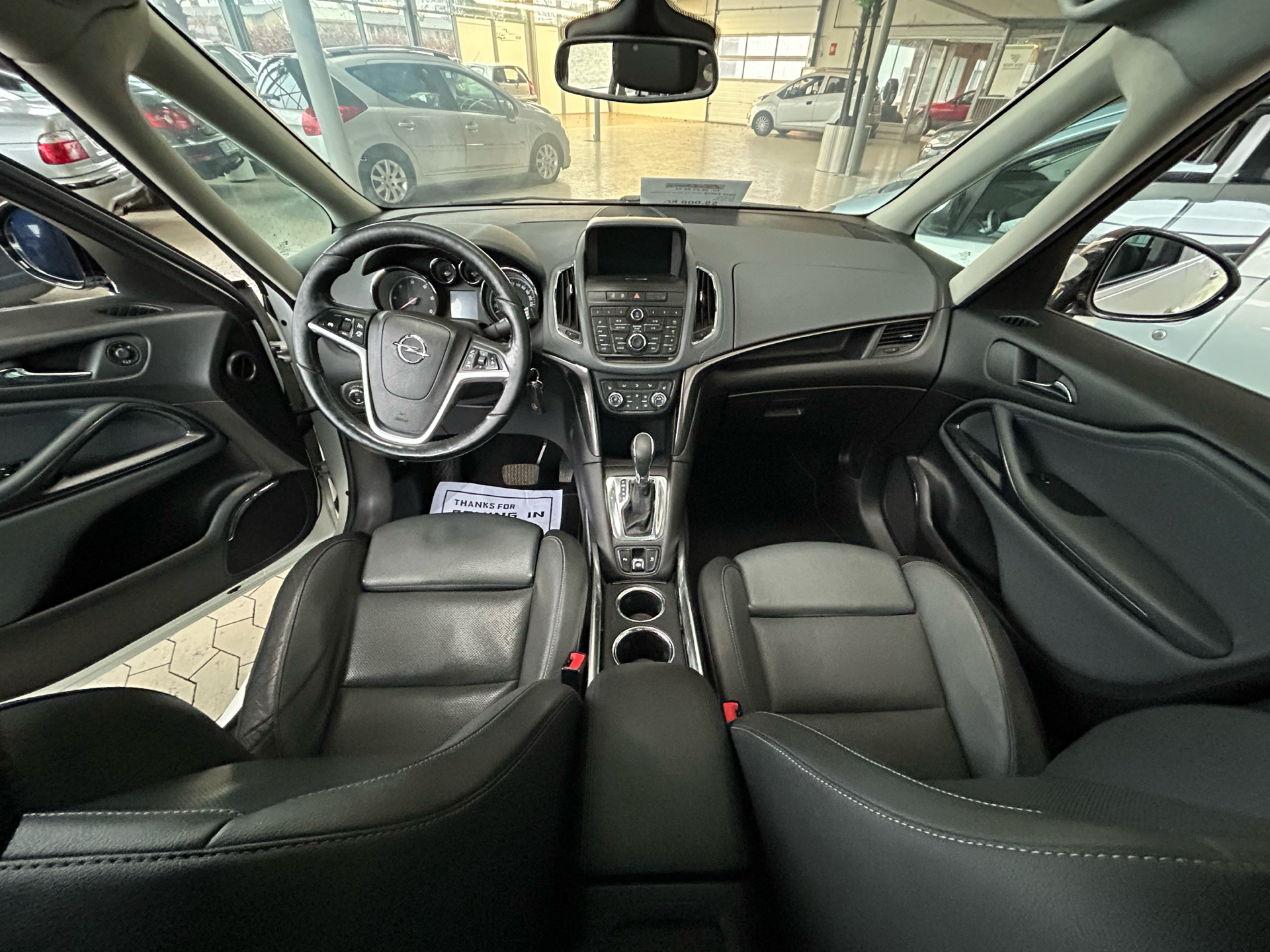 Hvid Opel Zafira fra 2014